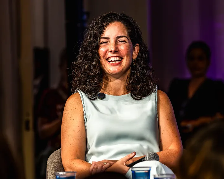 Iara Schimmelpfeng em destaque no Welcome Women Forum 2026, debatendo integridade e liderança (Maurício Simões)