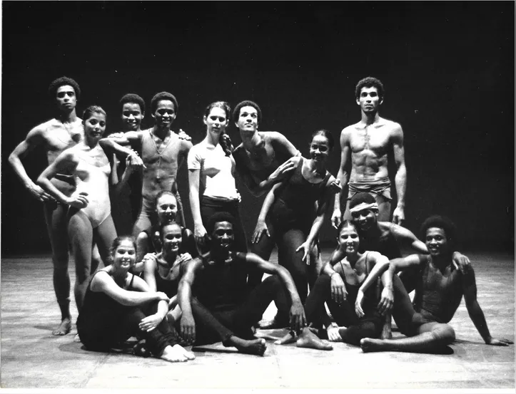 Bailarinos selecionados em 1981, primeiro ano do Balé de Teatro Castro Alves