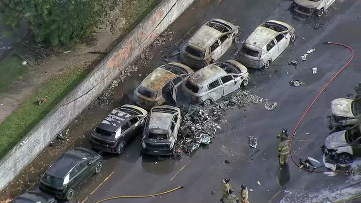 Acidente aconteceu na manhã deste domingo, 14