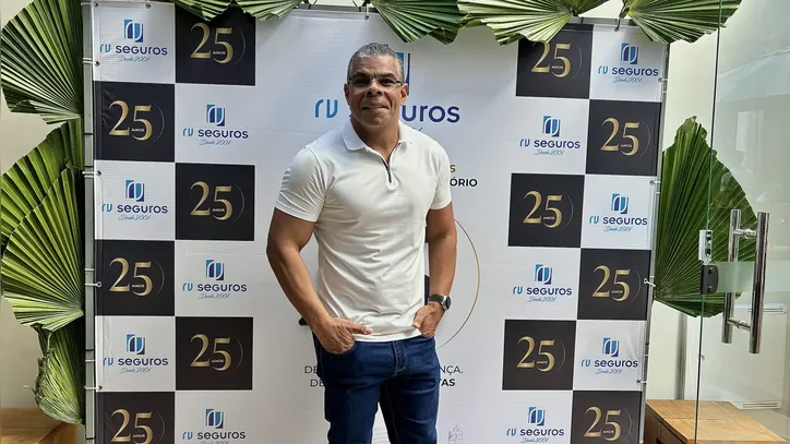 Rafael Vinícius celebra os 25 anos da RV Seguros e inaugura nova sede em Salvador