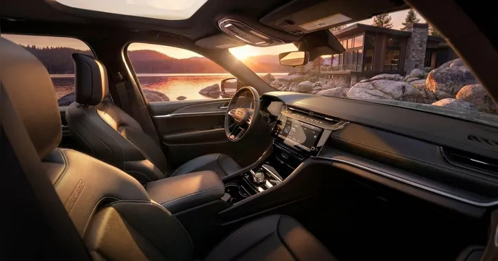 Interior Jeep Grand Cherokee Trailhawk 2027