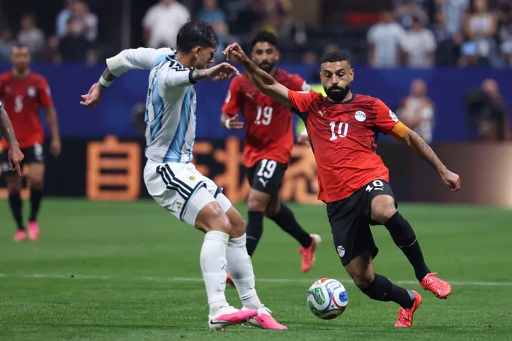 Leandro Paredes e Mohamed Salah na Copa do Mundo