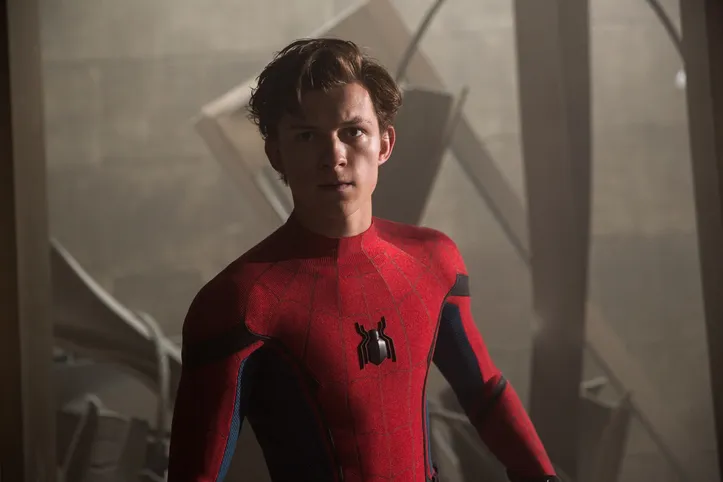 Tom Holland como Homem-Aranha