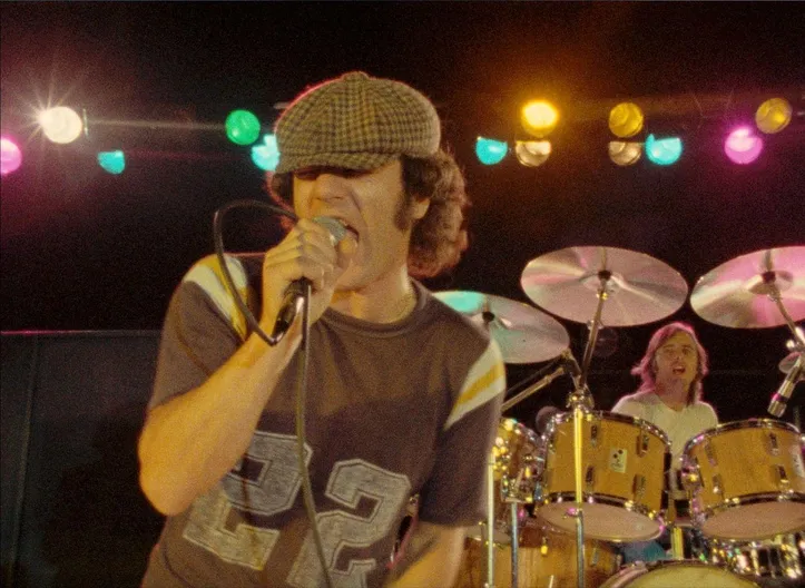 Brian Johnson assumiu os vocais da banda em 1º de abril de 1980