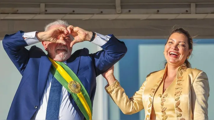 Janja e Lula durante a posse presidencial