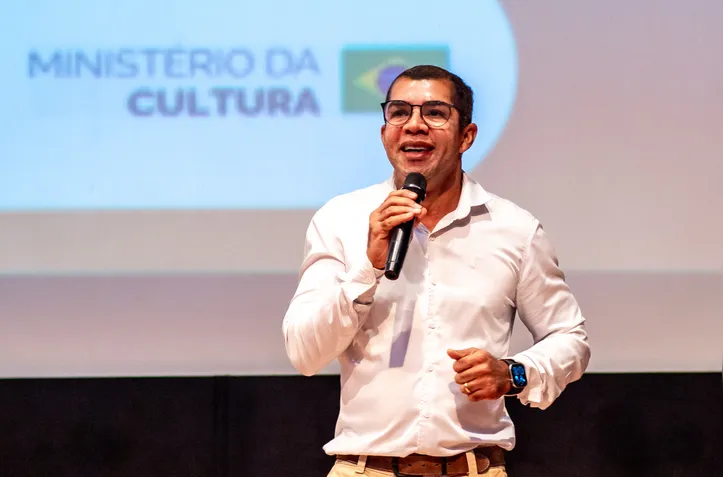 Márcio Neves é secretário da Seduc