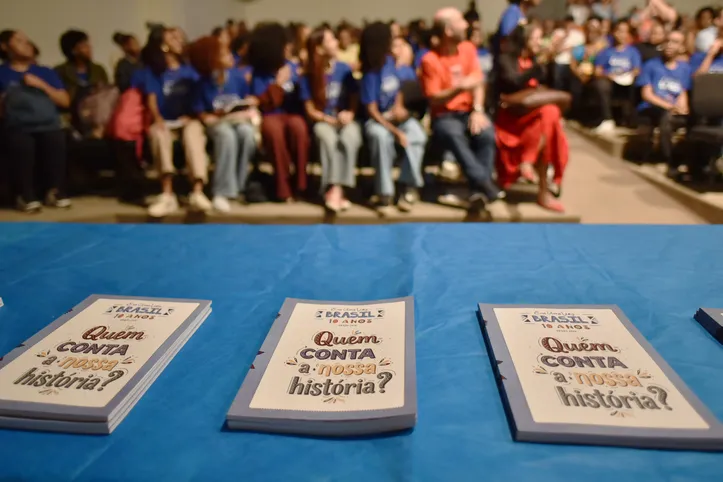 Lançamento do livro: " Quem Conta a Nossa História?"
