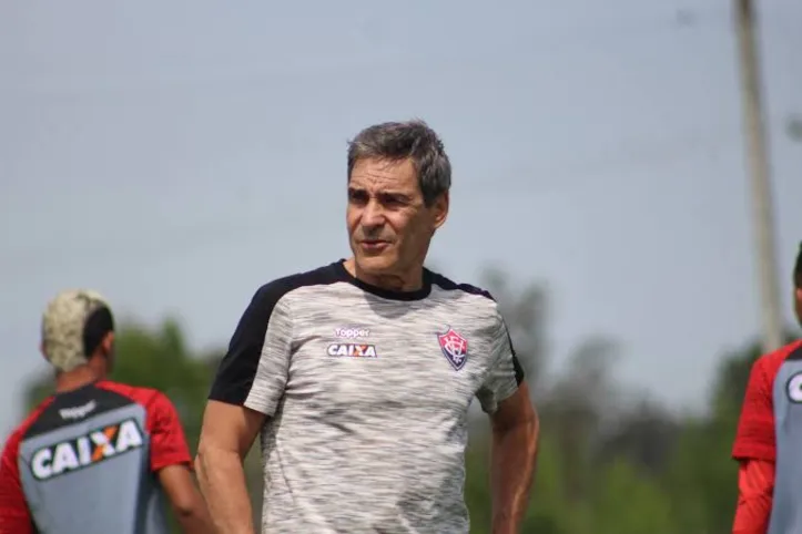 Paulo César Carpegiani treinou o Vitória