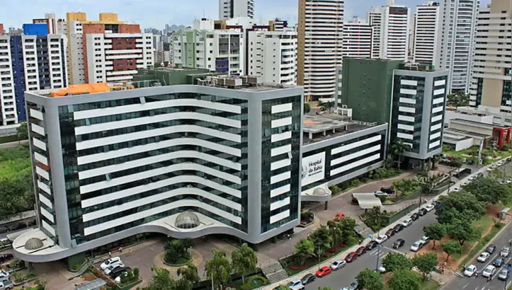 Hospital da Bahia, localizado na avenida Professor Magalhães Neto, em Salvador