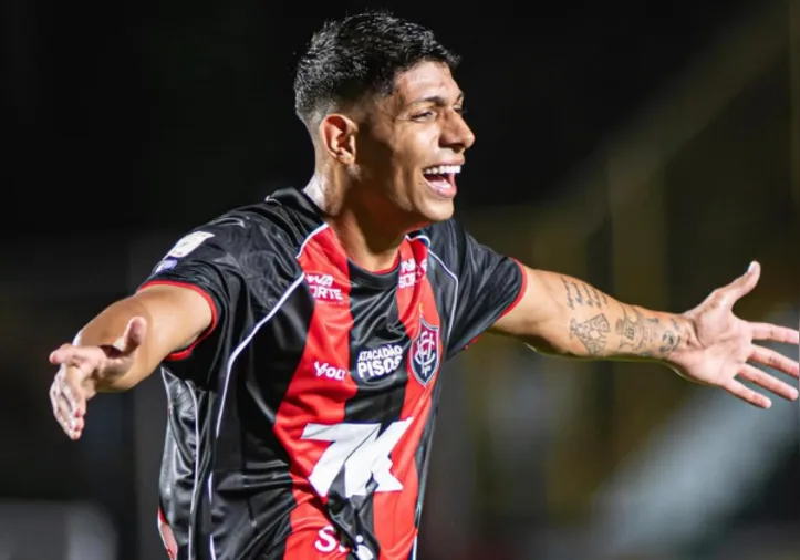 Zé Vitor pelo Vitória