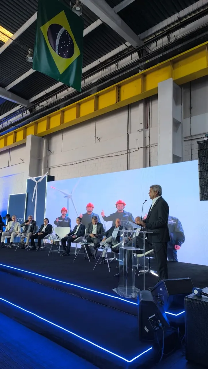 Governador durante o lançamento da pedra fundamental da Windey Energy