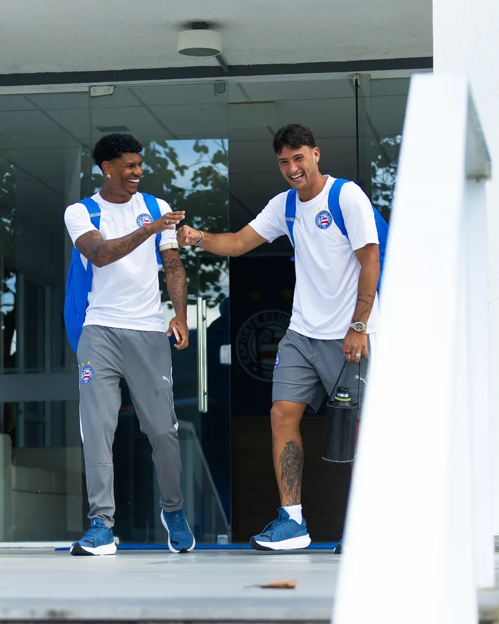 Alejo Véliz e Marcos Victor embarcando para o Rio de Janeiro