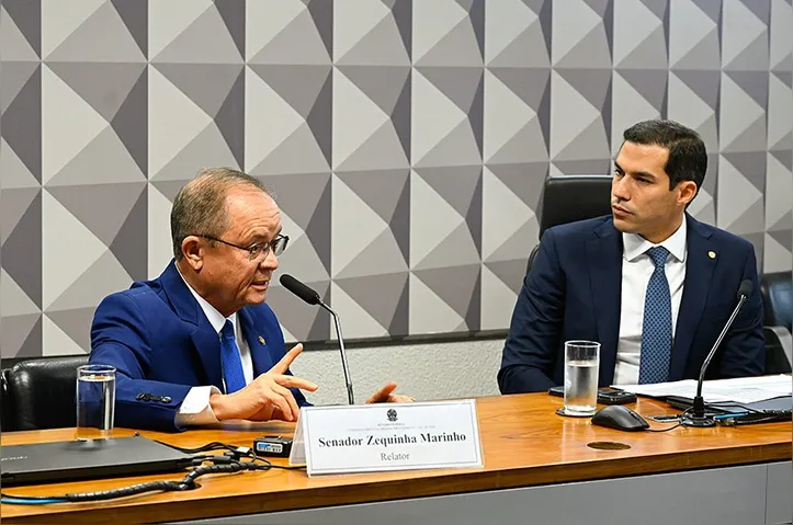 Zequinha Marinho e Gabriel Nunes na reunião que instalou a comissão