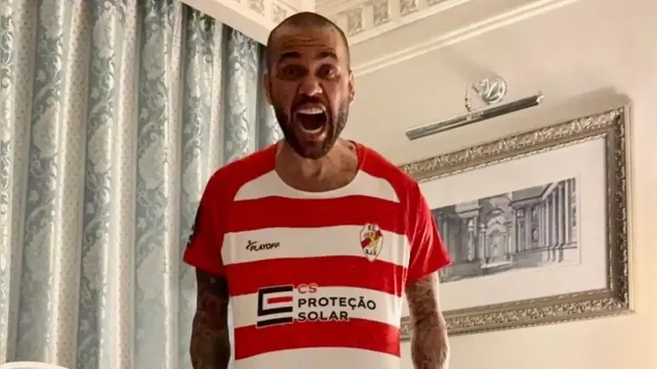 Daniel Alves pelo Sporting Clube São João de Ver