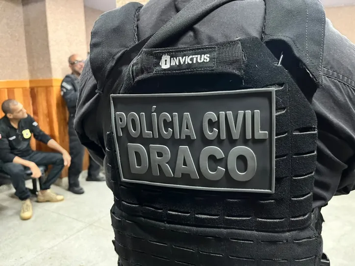 Imagem ilustrativa da imagem Grupo suspeito de vender armas tem R$ 38 milhões bloqueados na Bahia