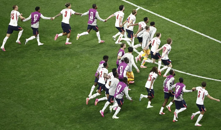 Inglaterra comemora classificação para as quartas de final