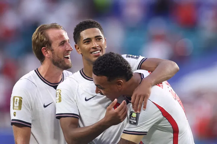 Kane, Bellingham e Rogers pela Inglaterra
