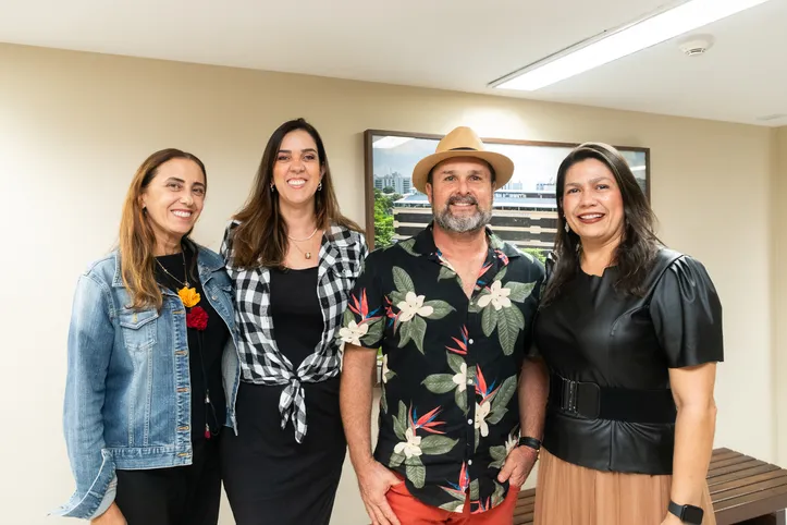 Mirela Gedeon, Thaís Leal, Leo Estakazero e Luciana Coelho.