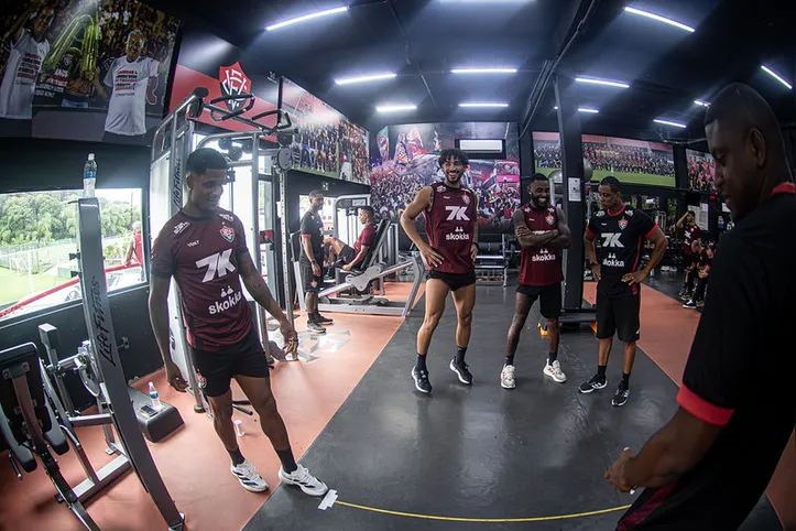 Testes físicos durante reapresentação do elenco rubro-negro