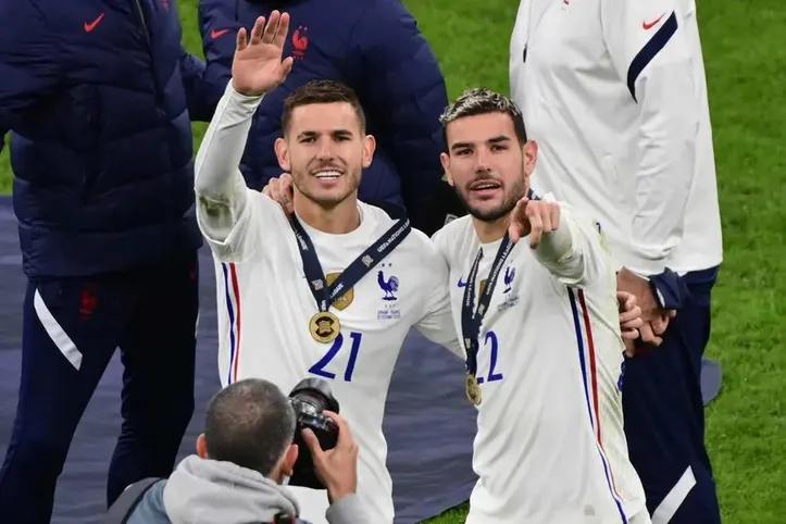 Theo e Lucas Hernández