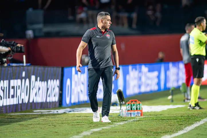 Jair Ventura no comando do Vitória