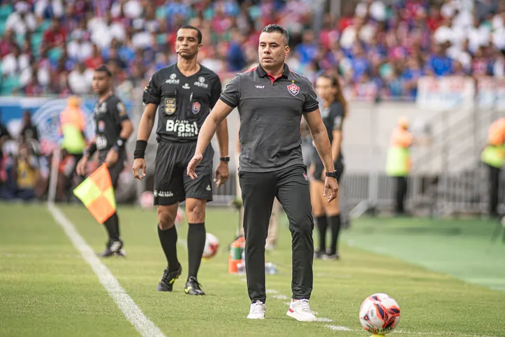 Jair Ventura em Bahia 1x1 Vitória - Brasileirão 2026