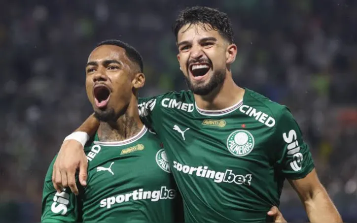 Allan e Flaco López comemorando gol pelo Palmeiras contra o Santos