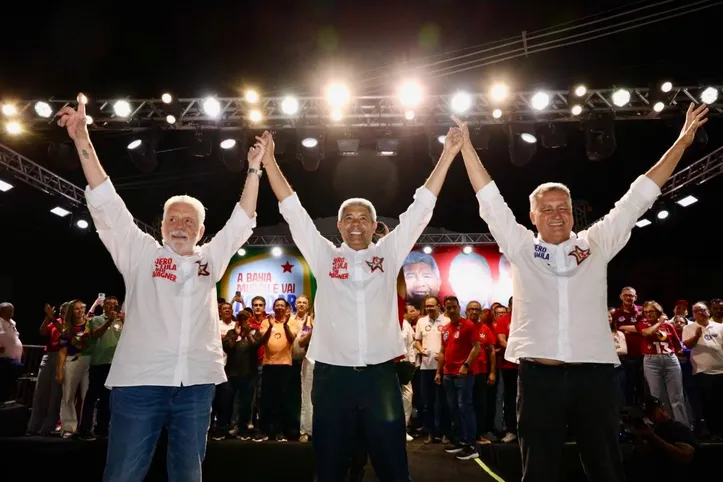 Jerônimo e os candidatos ao Senado Jaques Wagner (PT) e Rui Costa (PT)