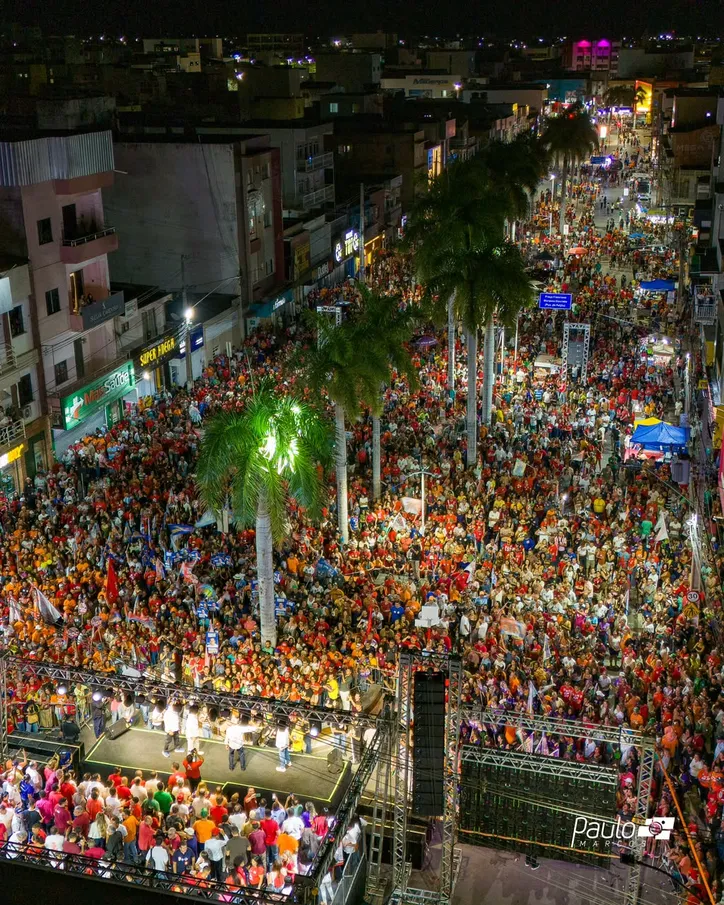 Imagem ilustrativa da imagem Jerônimo reúne multidão em Irecê e fixa meta de 5 milhões de votos para Lula na Bahia