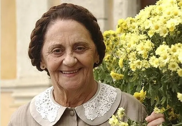 Laura Cardoso, como Dona Carmem, em 'Chocolate com Pimenta' (Globo, 2003)