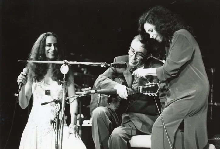 Maria Bethânia com João Gilberto e Gal Costa em show de reinauguração do TCA em 1993
