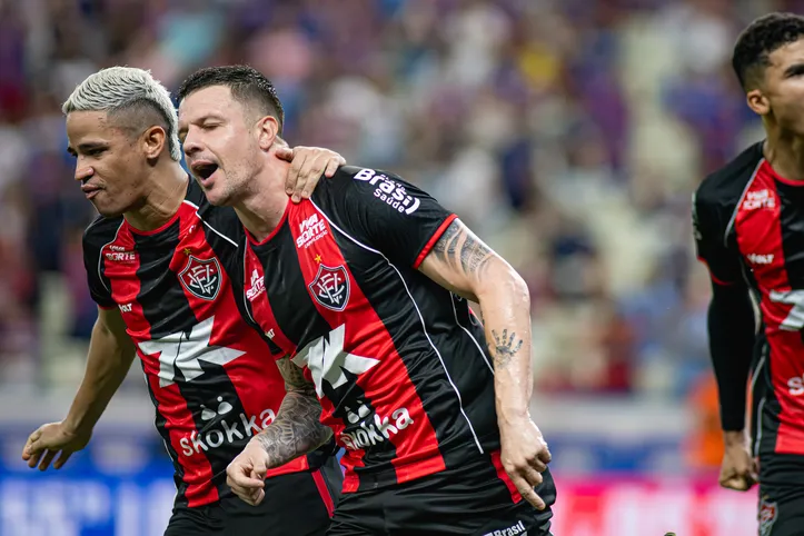 Após marcar um dos gols da vitória do Vitória sobre o Fortaleza na final da Copa do Nordeste, Renato Kayzer respondeu às críticas da torcida cearense e revelou o motivo de sua saída do clube.
