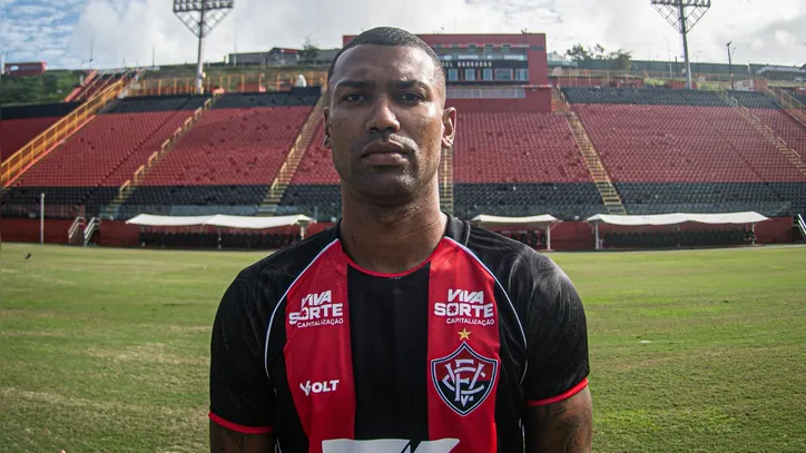 Walace, volante do Vitória