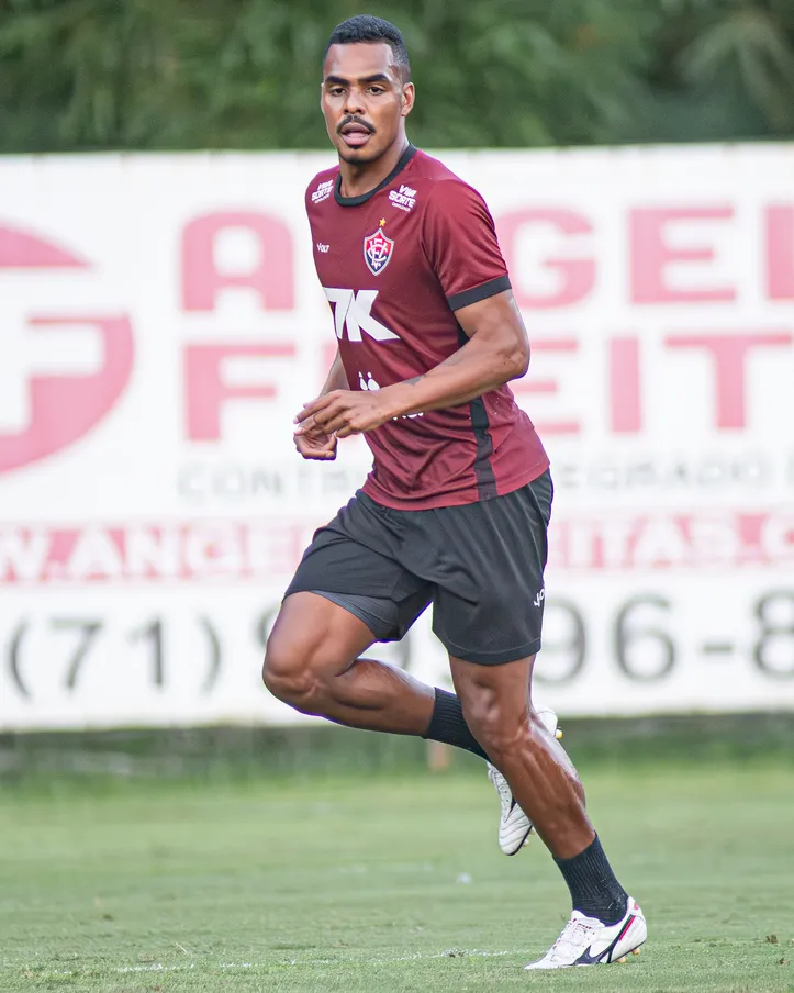 Caíque Gonçalves em treino do Vitória