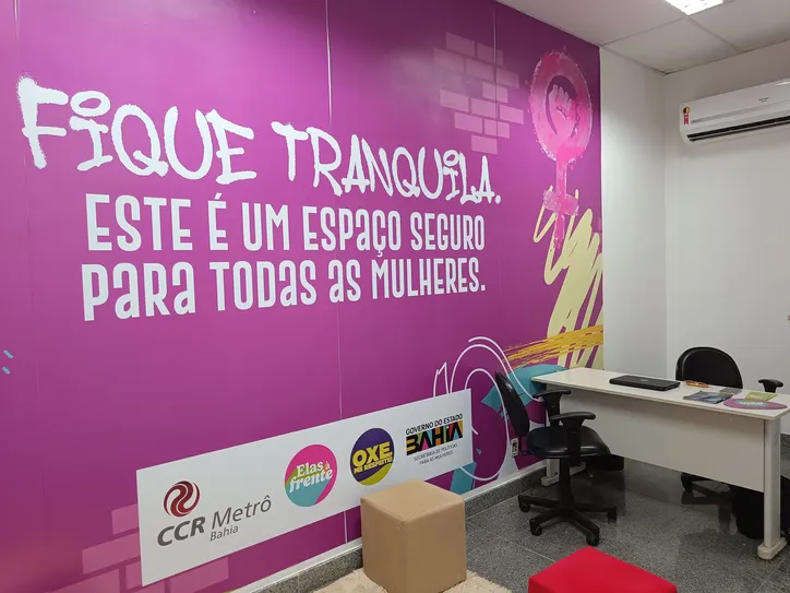 Elas à Frente