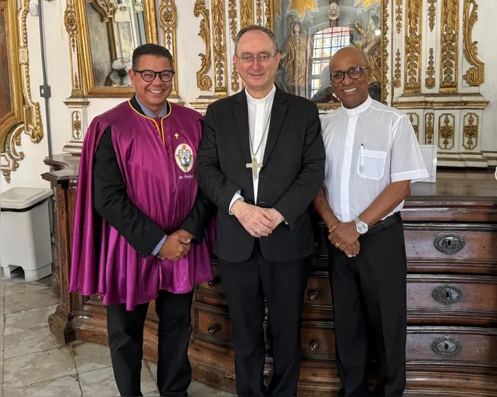 Marcelo Sacramento, Juiz Presidente da Irmandade do Bonfim; Cardeal D. Sérgio, Arcebispo Primaz; e Padre Edson Menezes, Reitor da Basílica do Bonfim