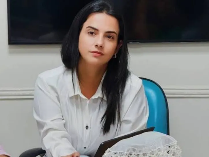 A prefeita Laryssa Dias