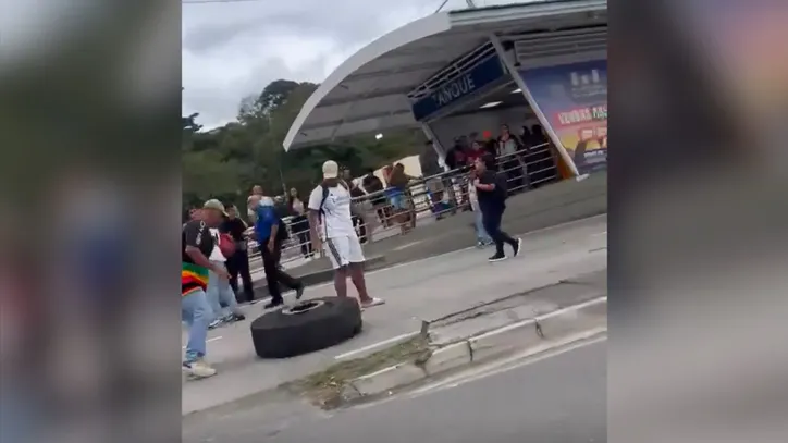 Imagem ilustrativa da imagem Mulher morre após ser atingida por roda de ônibus do BRT