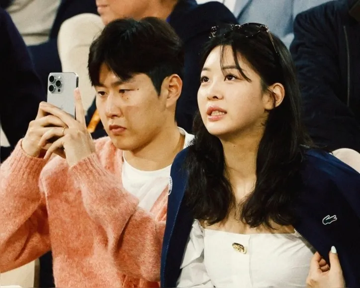 Park Sang-Hyo e Kang-in Lee juntos