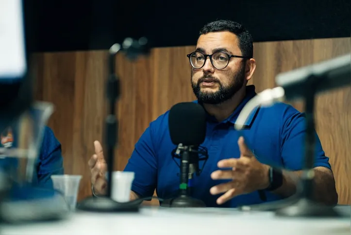 Cláudio André, cientista político