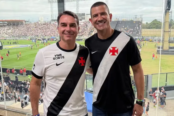 Flávio Bolsonaro e Douglas Ruas, candidato ao governo do RJ pelo PL