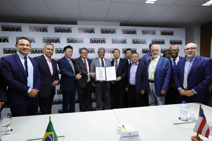 Governador assinou autorização para nova fase da obra.
