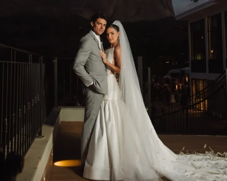 Carolina Furtado e Franco Tenisi, celebrando o amor em um cenário inesquecível