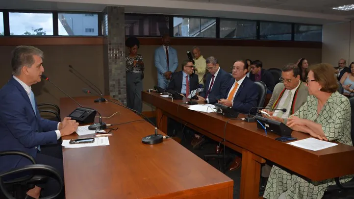 Reunião da CCJ da Alba