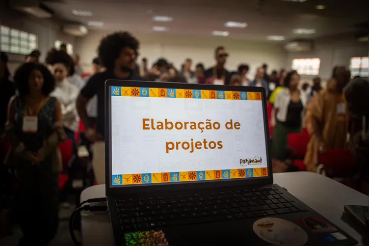 Imagem ilustrativa da imagem Projeto Paranauê fortalece agentes culturais para concorrer a editais