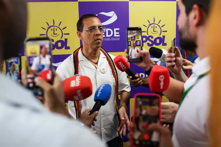 Hilton Coelho em coletiva nesta sexta