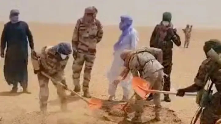 Grupo estava em um caminhão que quebrou em uma área remota do deserto