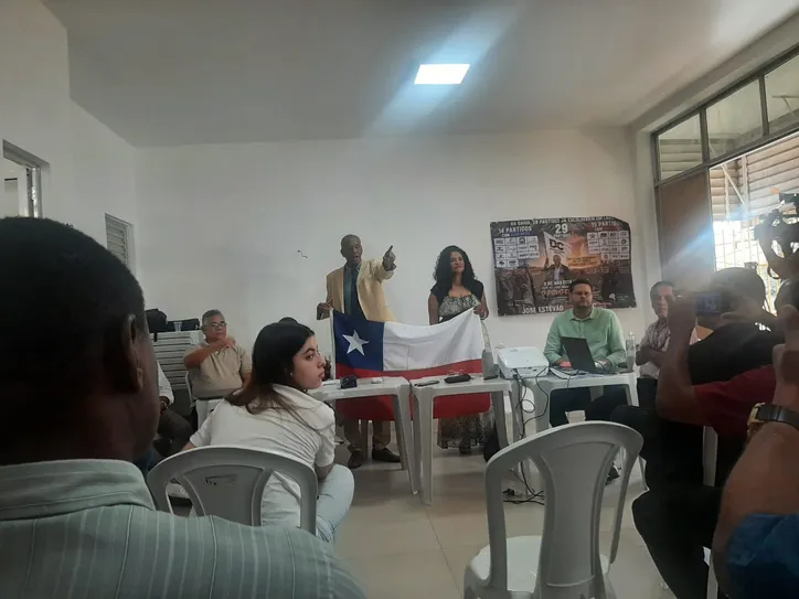 José Estevão durante discurso em convenção