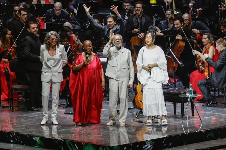 Simone, Virgínia Rodrigues, Gilberto Gil e Sued Nunes