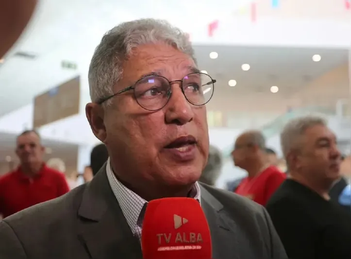 Rosemberg Pinto é líder do governo na Alba.